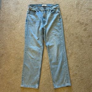 Abercrombie Ultra High Rise Ankle Straight Jean